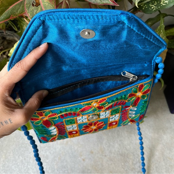 NWOT Multicolour Embroidered Two Way Bag - Picture 7 of 7